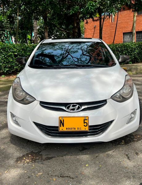 Hyundai i35 Elantra 2013 - imagen secundaria 2