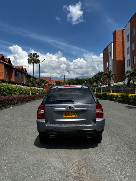 KIA SPORTAGE LX 2.0 4x2 Automática - imagen secundaria 2