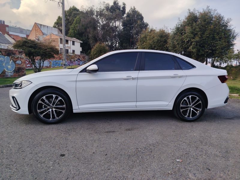 Volkswagen Jetta HighLine Tsi - imagen secundaria 2