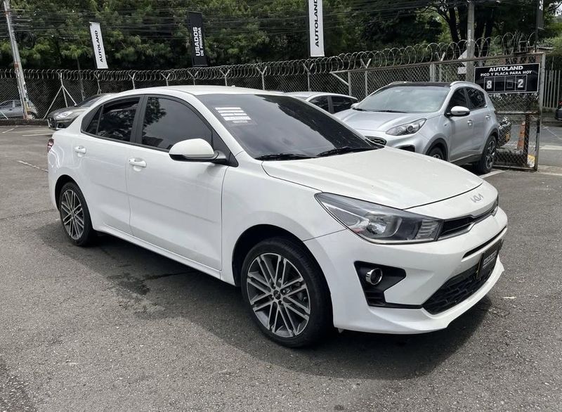 Kia Rio Vibrant 2023 - imagen secundaria 2