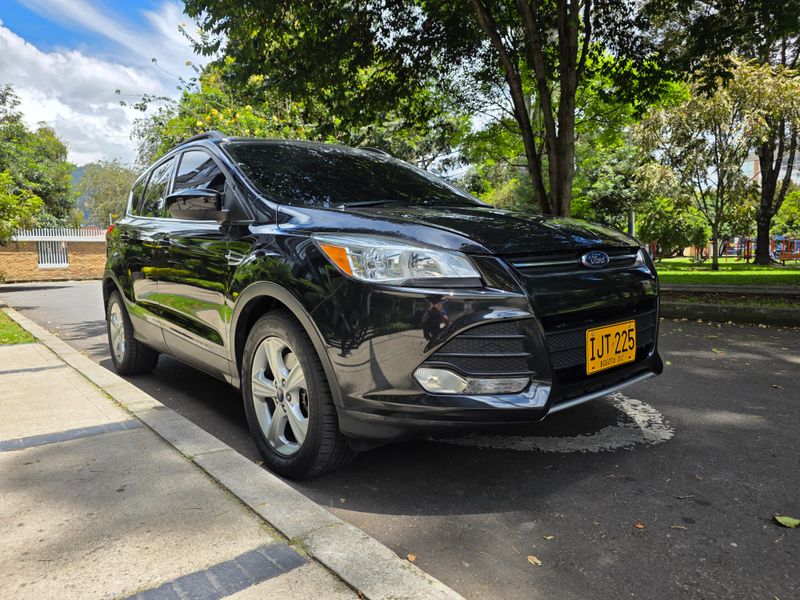 Ford Escape Se 4x4 At 2.0 Cc T 2015 - imagen secundaria 2