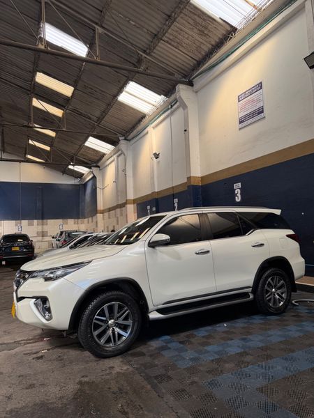 Toyota fortuner SRV 2.8 diésel 4x4 - imagen secundaria 1