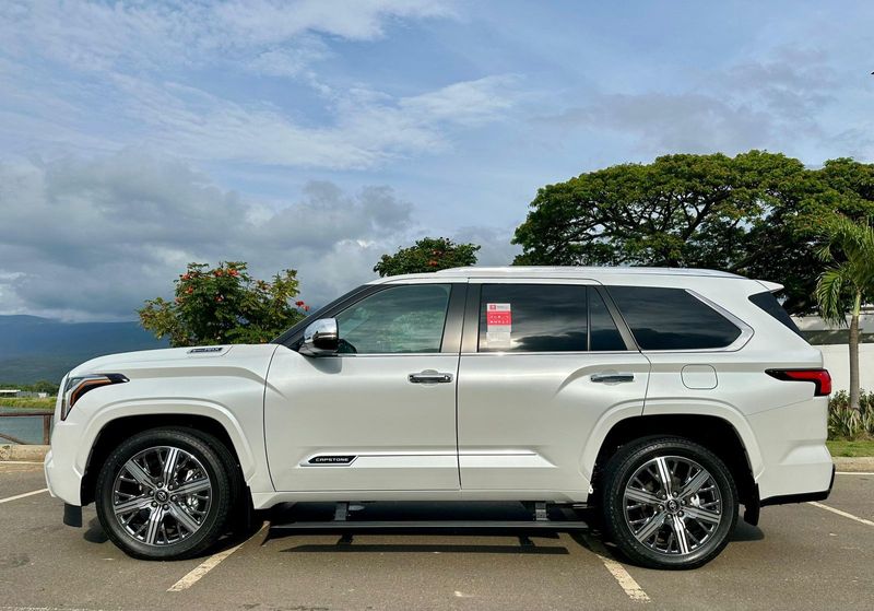 Toyota sequoia Edicion Capstone HIBRIDA iforce max  ao 2026 - imagen secundaria 2