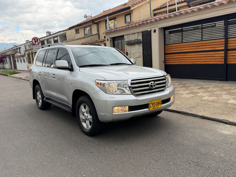 TOYOTA SAHARA LC200 2008 gasolina - imagen secundaria 1