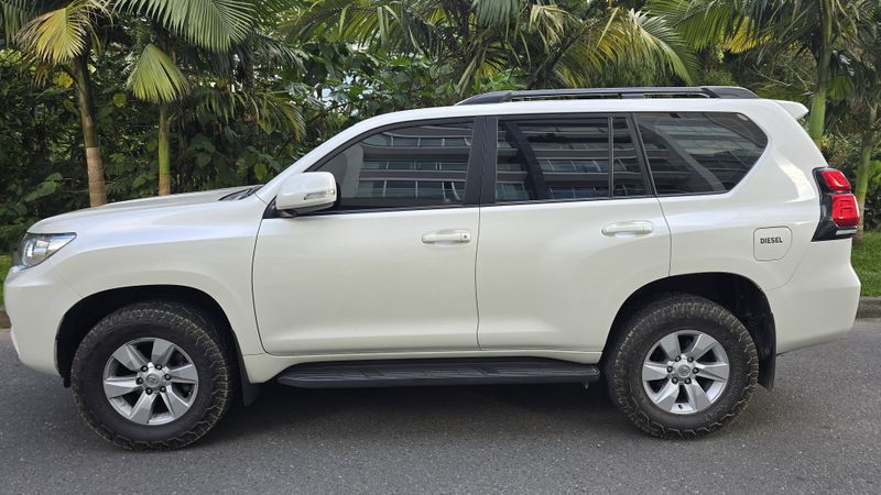 Toyota Prado Txl 2022 - imagen secundaria 1