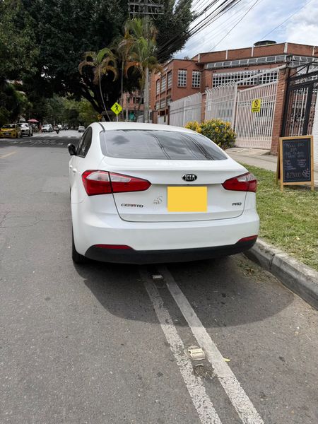 Kia Cerato pro automático 2015 - imagen secundaria 1