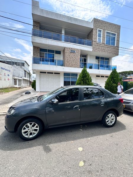 Renault Logan Privilege 2017 - imagen secundaria 1