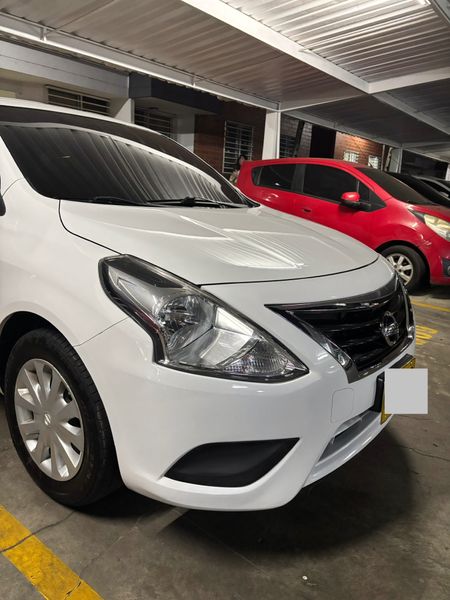 Vendo Nissan Versa 1.6 Sense - imagen secundaria 2