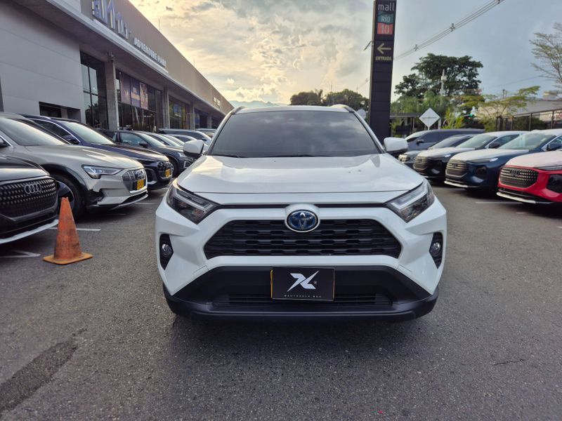 TOYOTA RAV4 XLE HIBRIDA 4X4 - imagen secundaria 1