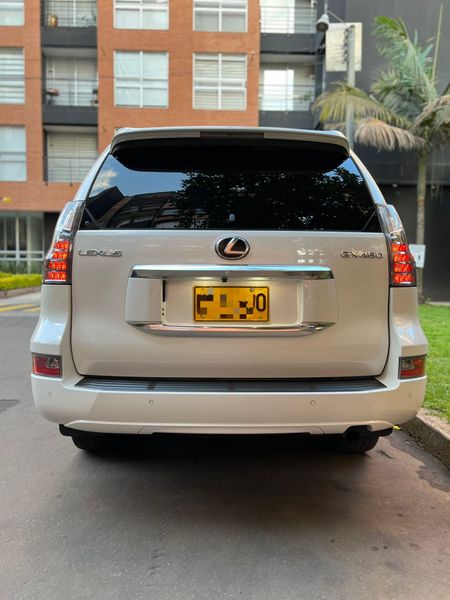 Lexus GX 460 2020  33.475 km  Excelente Estado  Venta Directa - imagen secundaria 2