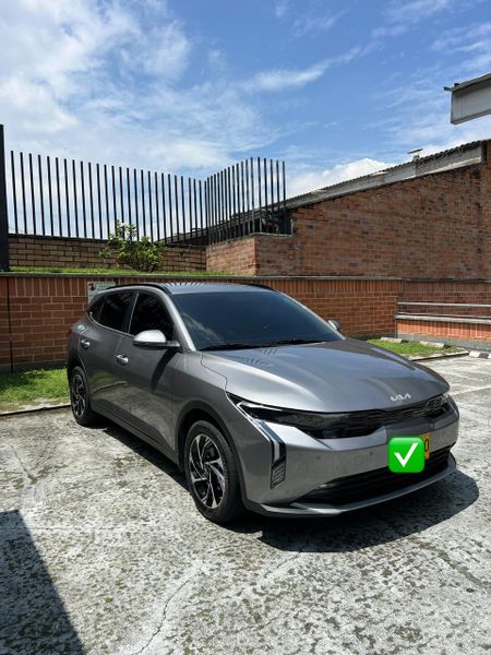 KIA K3 2025 único dueo - imagen secundaria 2