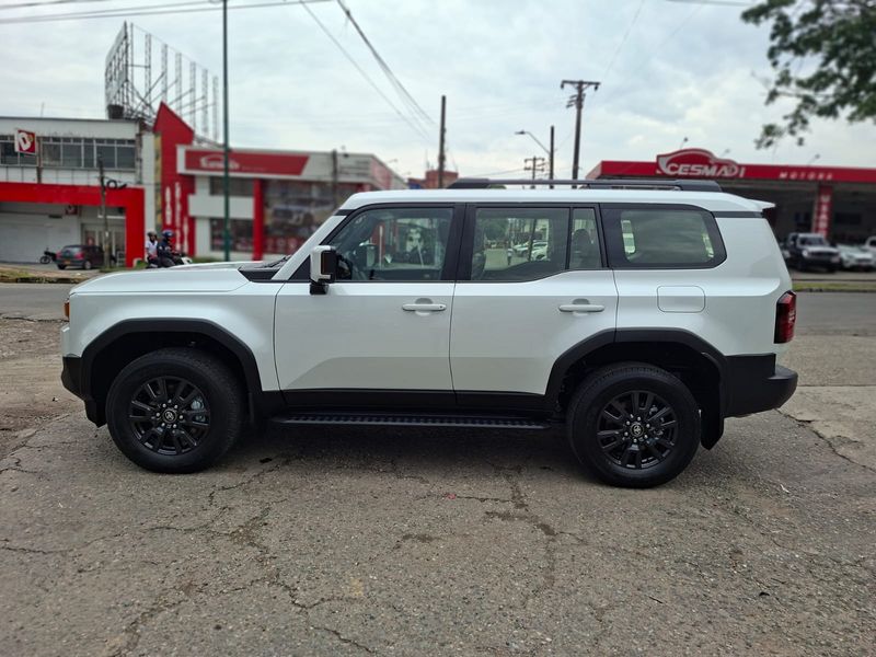 Toyota Prado TXL 2026 - imagen secundaria 1