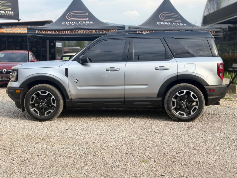 Ford Bronco Outer Banks 4x4 2023 - imagen secundaria 1