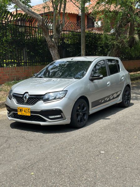 RENAULT SANDERO RS 2017 - imagen secundaria 1