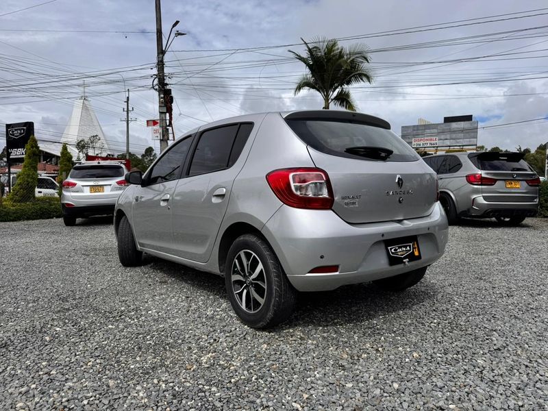 RENAULT SANDERO TRIPADVISOR  2018 - imagen secundaria 2