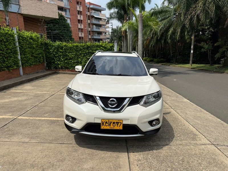 NISSAN XTRAIL EXCLUSIVE 7 PUESTOS 2017 4X4 AUTOMÁTICA - imagen secundaria 1