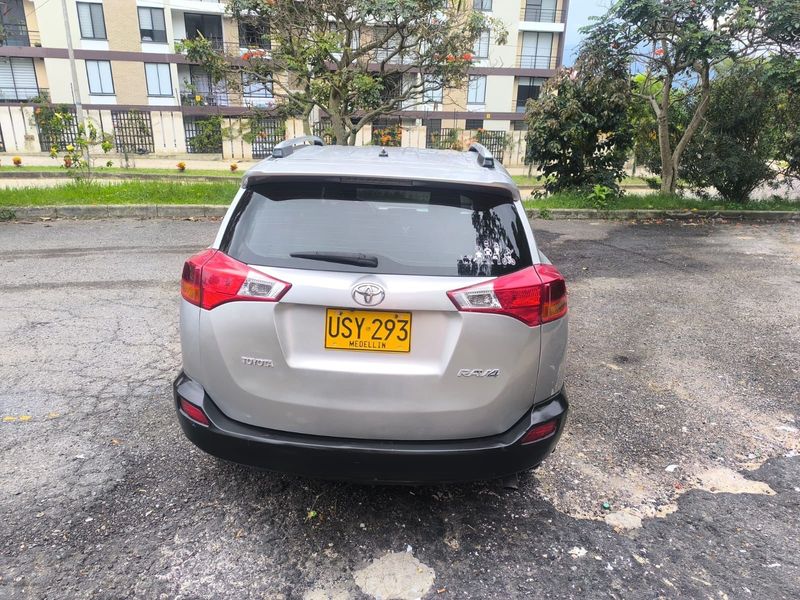 TOYOTA RAV4 25 GASOLINA - imagen secundaria 2