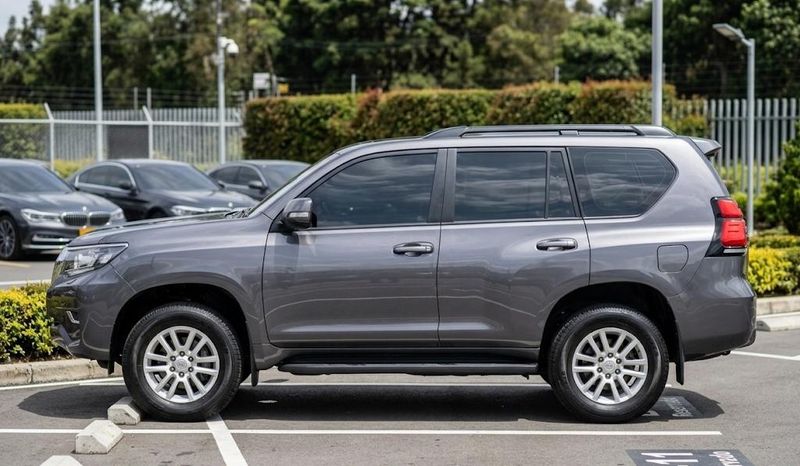 Toyota Land Cruiser Prado TXL  2018 Diésel - imagen secundaria 1