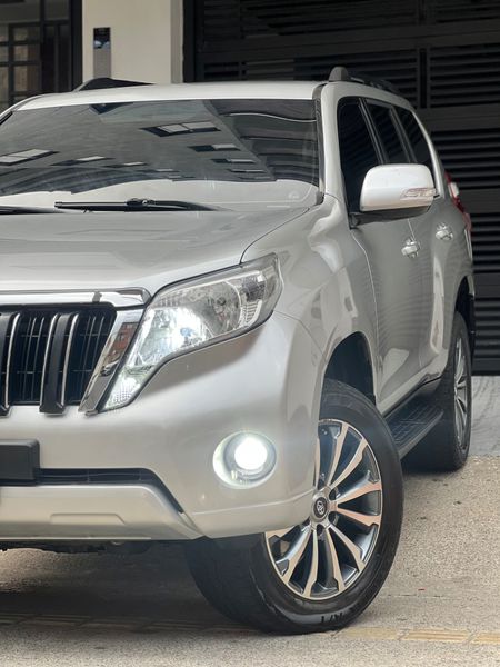 Toyota Prado TX 3.0 modelo 2011 - imagen secundaria 1