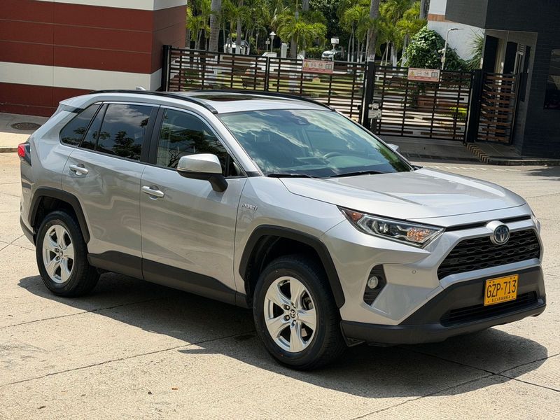 Toyota Rav4 XLT Híbrida 2021 - imagen secundaria 2