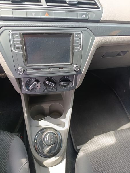 Volkswagen Voyage - imagen secundaria 2