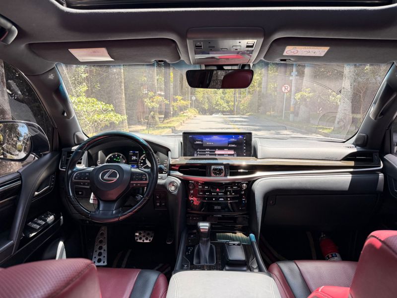 LEXUS LX570 5.7 SUPERSPORT 2019 - imagen secundaria 1