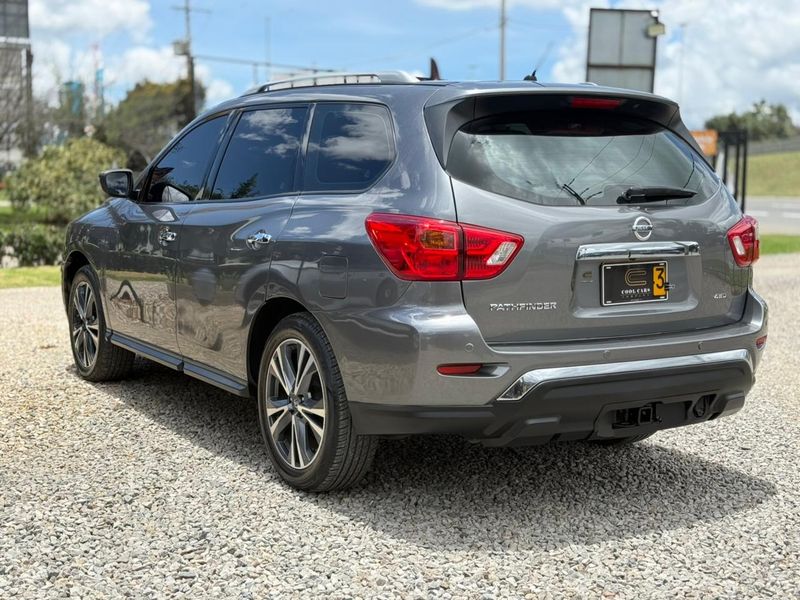 NISSAN PATHFINDER EXCLUSIVE 2018 - imagen secundaria 2