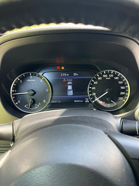 Nissan Frontier LE - imagen secundaria 1