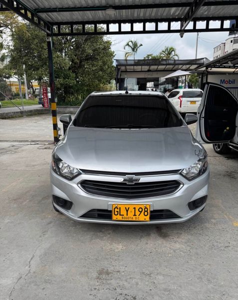 Chevrolet Onix LT modelo 2019 - imagen secundaria 1