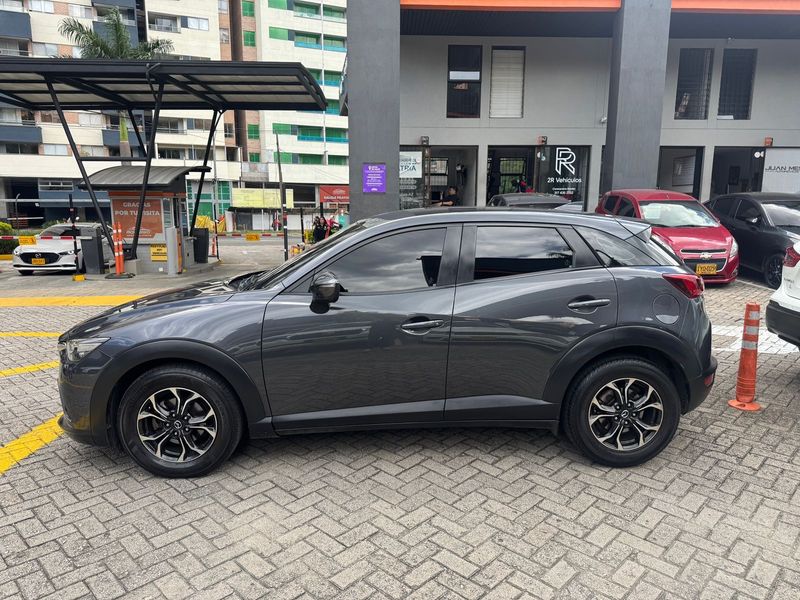 MAZDA CX3 2017 57500km - imagen secundaria 2