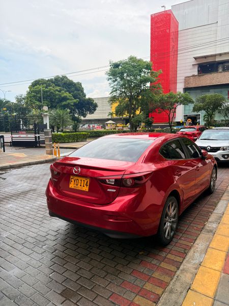 Mazda 3 touring 2019 Mecanico - imagen secundaria 1
