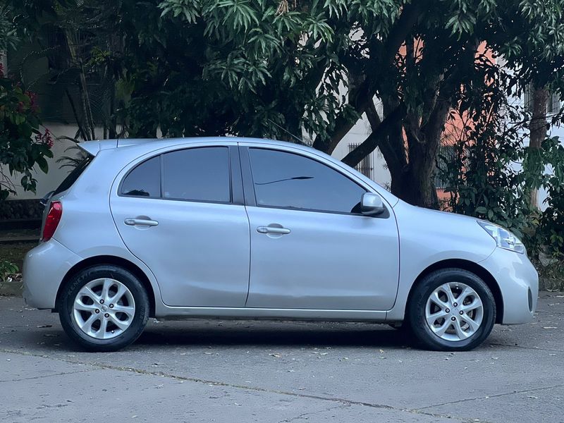 Nissan March 2019 AT - imagen secundaria 2