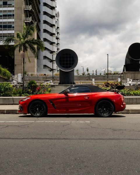 BMW Z4 sDrive 20i 2021 - imagen secundaria 1