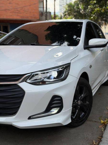 Chevrolet Ónix Premier automático 2021 - imagen secundaria 1