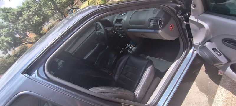 Renault Clio expression modelo 2010 - imagen secundaria 2