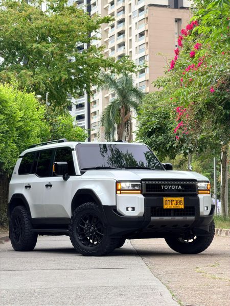 Toyota Prado txl First Edition 2025 Blindaje 2 Plus - imagen secundaria 1