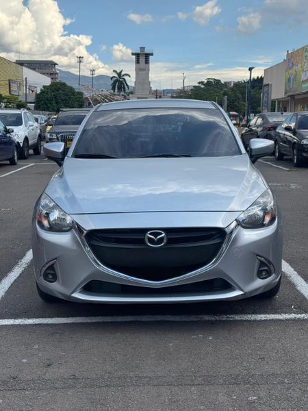 Mazda 2 Touring 2020 - imagen secundaria 2