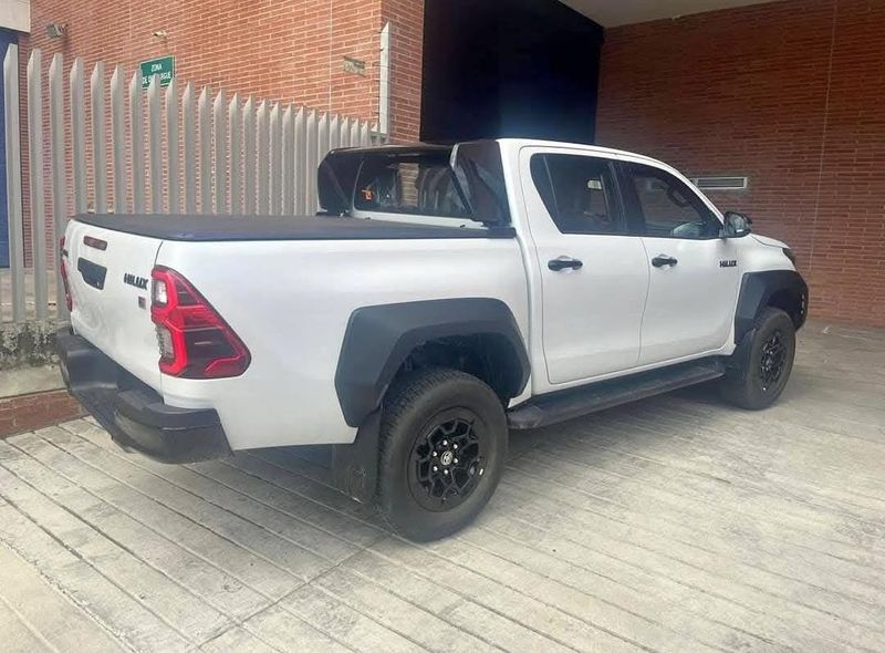 Toyota Hilux GR 2026 - imagen secundaria