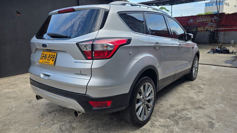 Ford Escape Titanium 2019 - imagen secundaria 2