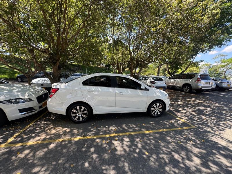 Chevrolet Sonic LT 2018 - imagen secundaria 2