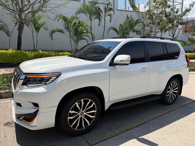 Toyota Prado TXL 2017 - imagen secundaria 2