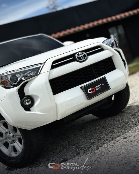 Toyota 4Runner SR5 - imagen secundaria 2