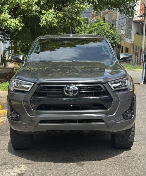 Toyota Hilux SRX 2023 - imagen secundaria 2