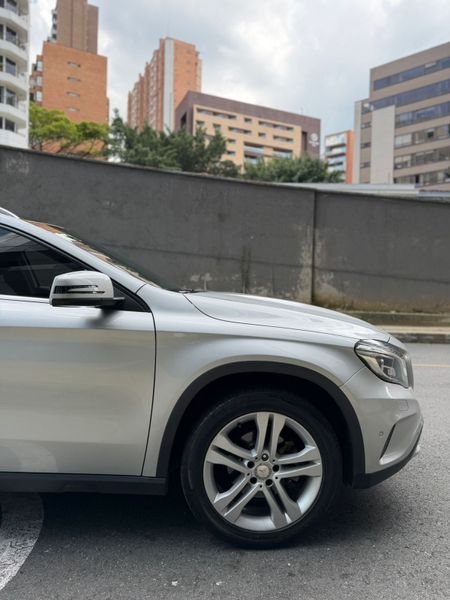 Mercedes Benz GLA200 1600 - imagen secundaria 2
