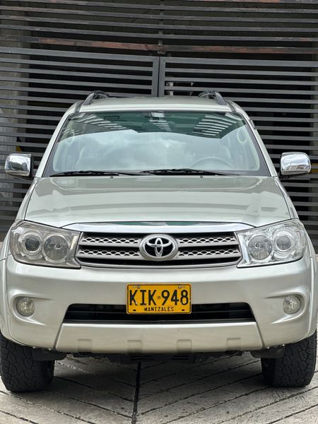 TOYOTA FORTUNER 2.7 4x4 2012 - imagen secundaria 1