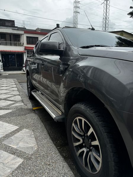FORD Ranger 4x4 Diesel mecánica - imagen secundaria 2