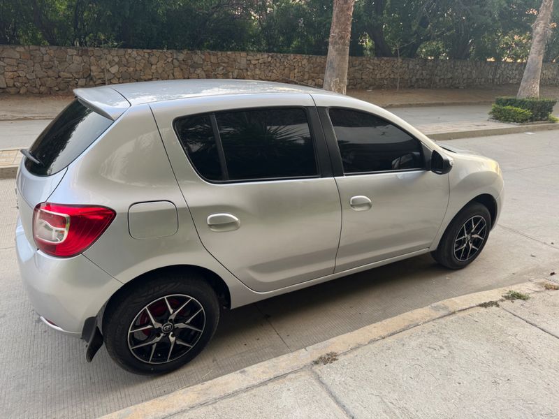 Renault sandero 2016 - imagen secundaria 2