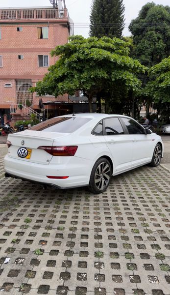 Volkswagen Jetta GLI 2020 blindaje 2 - imagen secundaria 2