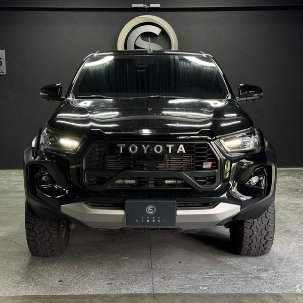 Toyota Hilux GR 2024 Diesel Blindaje 2 Plus - imagen secundaria 1