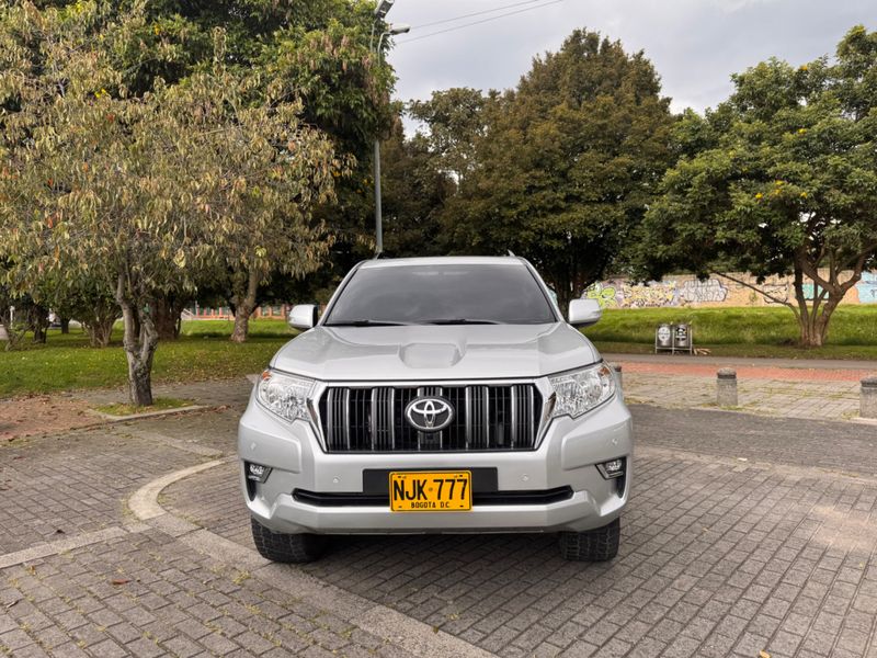 Toyota Prado TXL 2.8 Diésel - imagen secundaria 1
